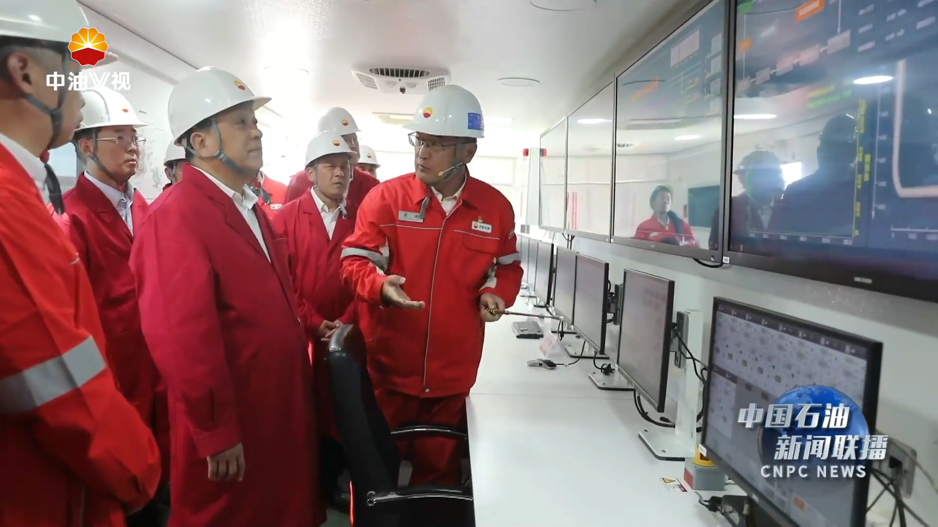 侯启军到驻新疆、四川石油企业开展主题教育调研